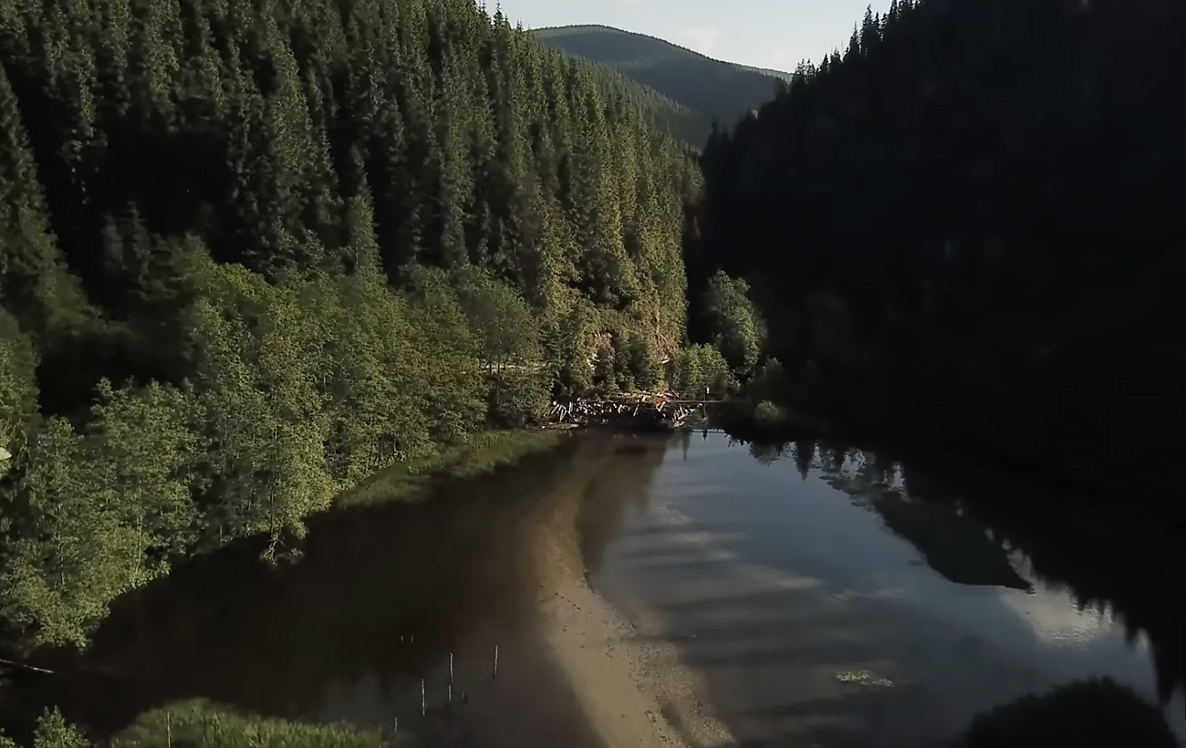 Робочий табір для "тунеядців". Як живе найбідніше село Карпат і що про нього відомо (відео)